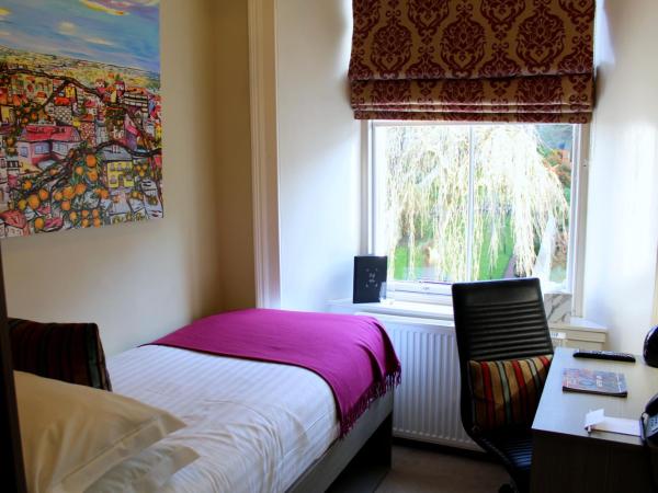 24 Royal Terrace : photo 2 de la chambre chambre simple - vue sur jardin