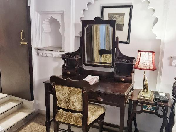 Amet Haveli - A Heritage Hotel Udaipur : photo 3 de la chambre hébergement super deluxe - vue sur lac