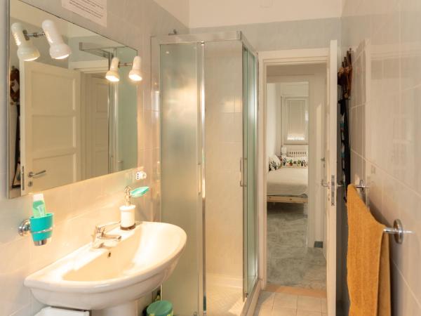 Archita Guest House : photo 6 de la chambre chambre double ou lits jumeaux avec salle de bains privative externe