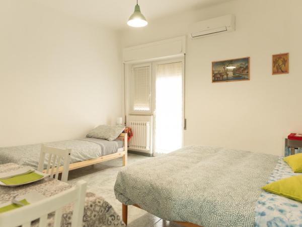 Archita Guest House : photo 5 de la chambre chambre double deluxe avec lit d'appoint