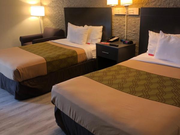 Econo Lodge Metro : photo 4 de la chambre chambre double familiale