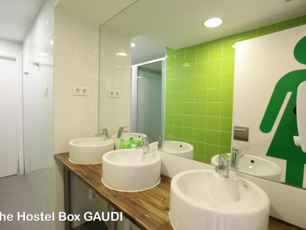 Rocket Hostels Gracia : photo 1 de la chambre lit dans dortoir mixte de 6 lits