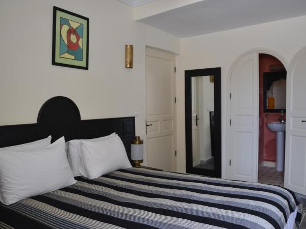 Hotel Riad Ben Atar : photo 2 de la chambre chambre double de luxe avec vue sur la mer
