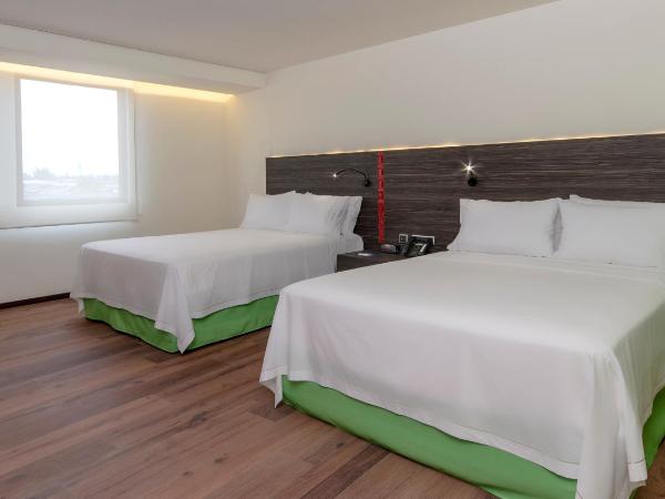 Holiday Inn Express Mexico Aeropuerto, an IHG Hotel : photo 5 de la chambre chambre standard avec 2 lits queen-size