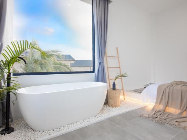 Xi Shan Hotel : photo 1 de la chambre chambre lit queen-size avec baignoire spa