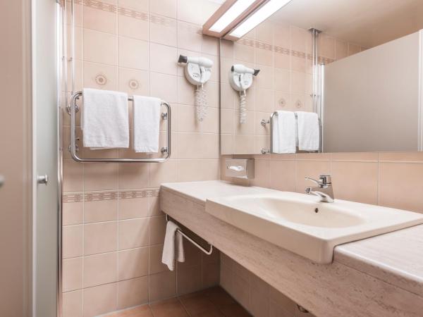 Quality Hotel Royal Corner : photo 4 de la chambre chambre simple standard