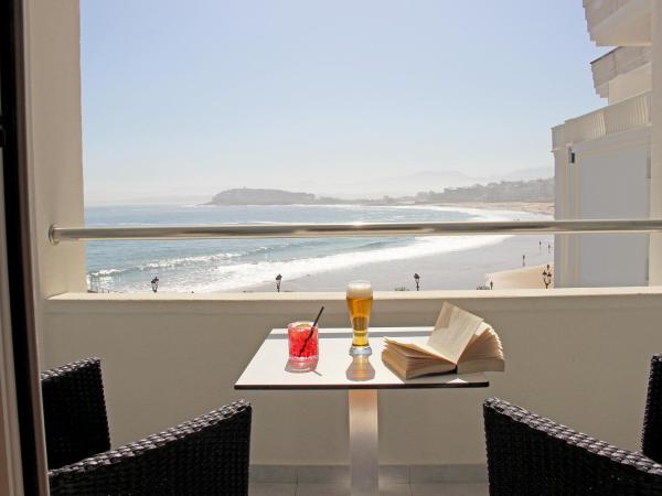Hotel Chiqui : photo 2 de la chambre chambre lits jumeaux avec terrasse - vue sur mer 