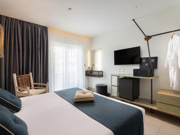 Elakati Luxury Boutique Hotel - Adults Only : photo 8 de la chambre chambre double ou lits jumeaux deluxe avec balcon