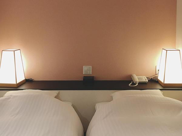 Hotel 3 O'Clock Tennoji : photo 1 de la chambre chambre lits jumeaux de style japonais avec salle de bains privative