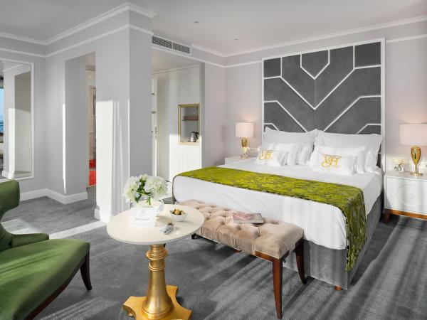 Hotel Villa Harmony : photo 6 de la chambre suite de luxe en front de mer avec jacuzzi extérieur