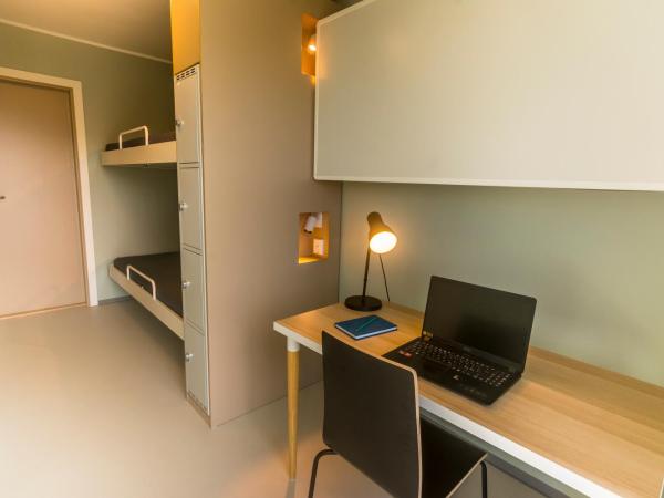 Bergen Hostel Montana : photo 1 de la chambre chambre lits jumeaux avec salle de bains privative
