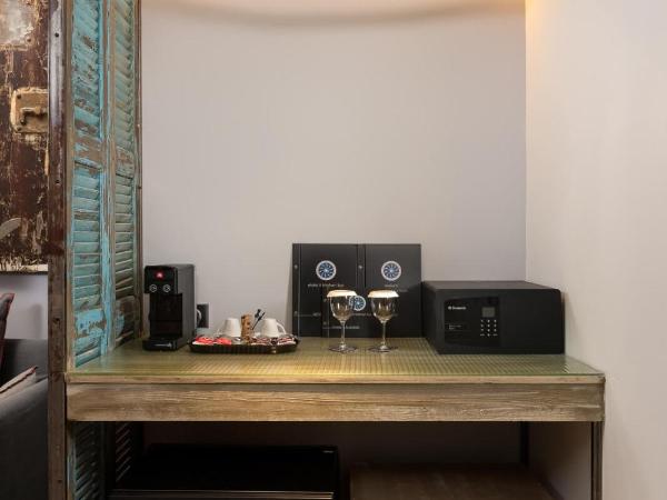 Elakati Luxury Boutique Hotel - Adults Only : photo 10 de la chambre suite lit queen-size avec bain à remous extérieur privé - iviskos