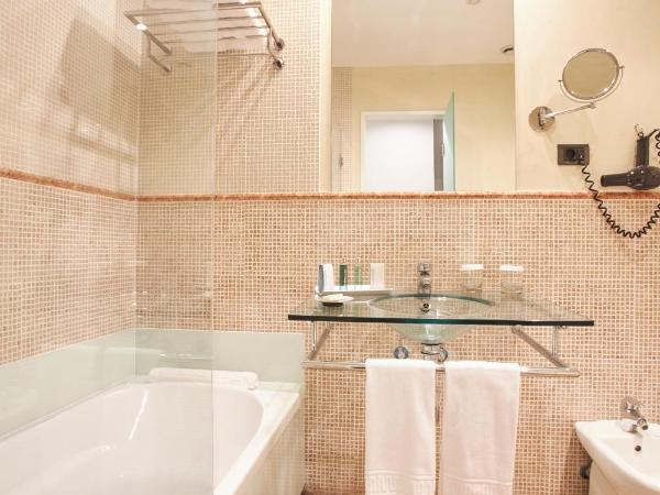 U-Sense Sevilla Centro : photo 10 de la chambre chambre double ou lits jumeaux