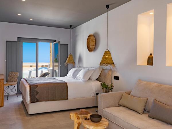 Lemon Suites Santorini : photo 3 de la chambre suite confort avec jacuzzi extérieur