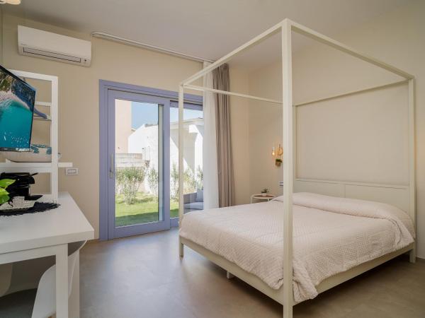 Enjoy Your Stay - Guest House - Olbia : photo 2 de la chambre chambre double avec salle de bains privative
