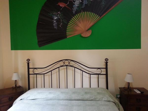 B&B Villa Pia : photo 3 de la chambre chambre familiale avec salle de bains