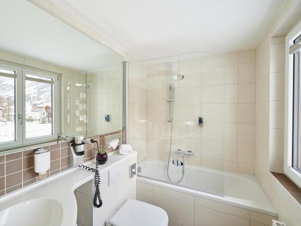 Hotel Ambiance : photo 4 de la chambre chambre double supérieure