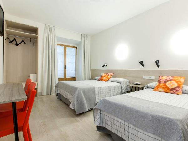 Hostal Castilla II Puerta del Sol : photo 10 de la chambre chambre lits jumeaux