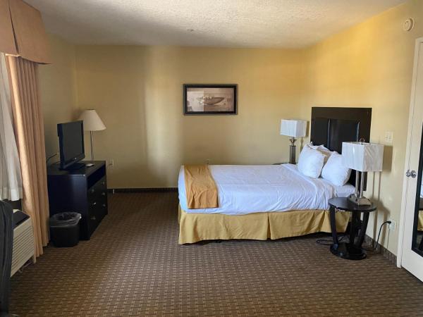 Hotel Silver Lake : photo 1 de la chambre chambre lit queen-size - accessible aux personnes à mobilité réduite