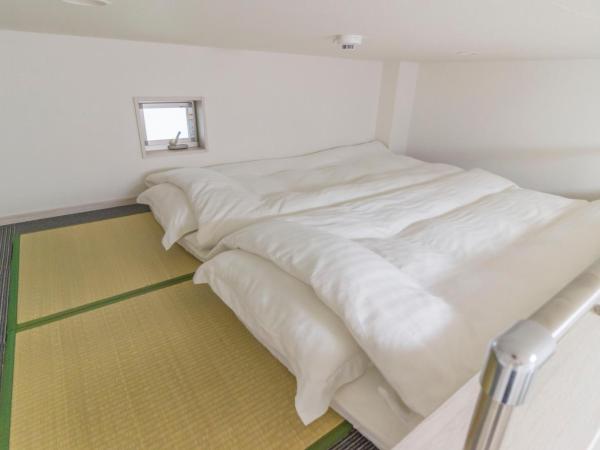 japan house Ikebukuro : photo 5 de la chambre chambre triple avec salle de bains privative