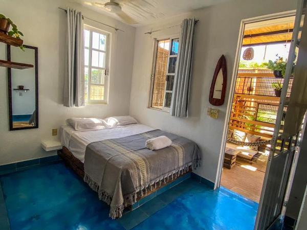 Shaka House : photo 9 de la chambre chambre double avec salle de bains privative