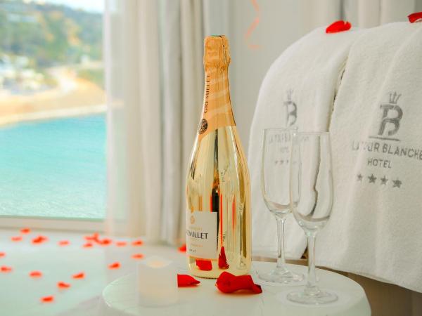 La Tour Blanche : photo 2 de la chambre suite supérieure - vue sur mer