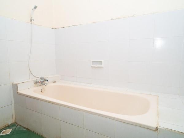 RedDoorz near Kampus 3 UTY Yogyakarta : photo 4 de la chambre chambre familiale