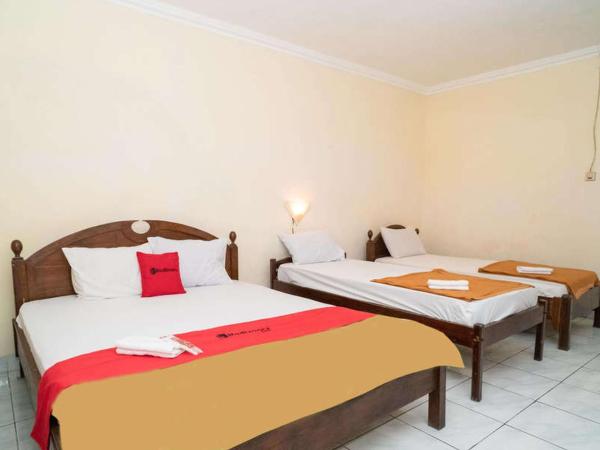 RedDoorz near Kampus 3 UTY Yogyakarta : photo 10 de la chambre chambre familiale