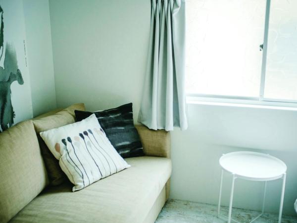 Hippo Hostel and Cafe Bar : photo 4 de la chambre chambre double avec lit d'appoint