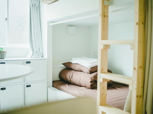 Hippo Hostel and Cafe Bar : photo 4 de la chambre lit simple dans dortoir pour femmes