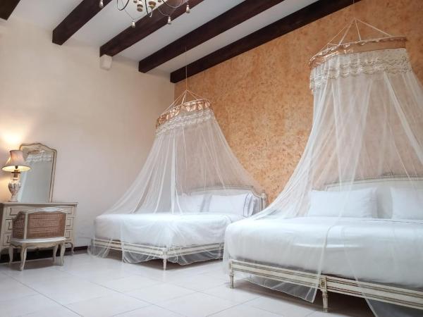 Hotel Marqués del Ángel : photo 2 de la chambre chambre double familiale