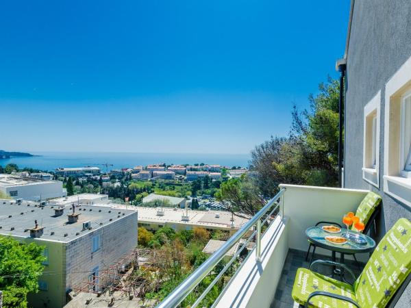 Guest House Nikolina : photo 2 de la chambre chambre double standard avec balcon - vue sur mer
