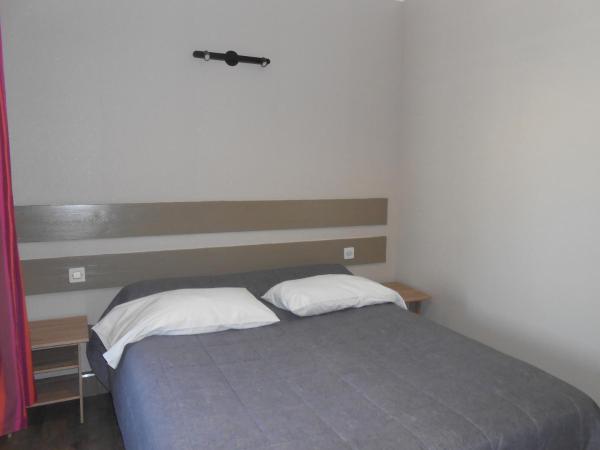 Hotel & Restaurant Hanoï Station : photo 3 de la chambre chambre double ou lits jumeaux avec salle de bains commune