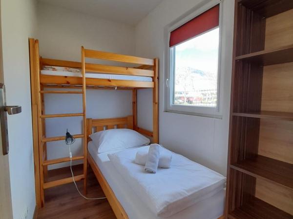 Mobile Homes Camp Galeb : photo 7 de la chambre relax comfort three-bedroom mobile with terrace, seaside