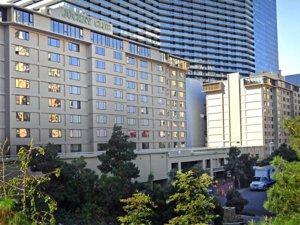 Jockey Club Suites : photo 5 de la chambre suite familiale avec douche