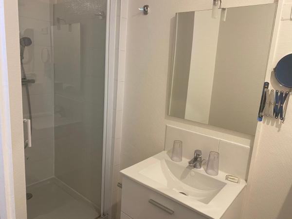 Hotel & Restaurant Hanoï Station : photo 4 de la chambre chambre quadruple