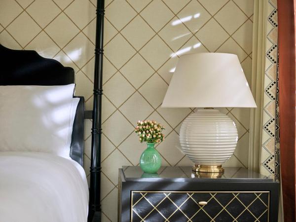 The Beverly Hills Hotel - Dorchester Collection : photo 7 de la chambre bungalow lit king-size 