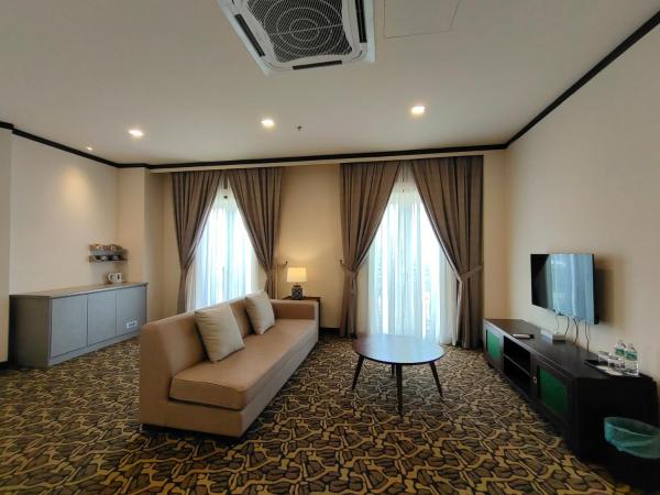 Riviera Suites Melaka : photo 2 de la chambre suite lit king-size premier