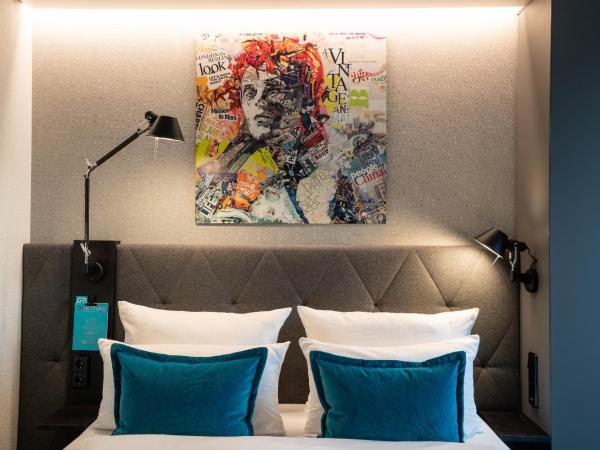 Motel One Berlin-Spittelmarkt : photo 1 de la chambre chambre lit queen-size.