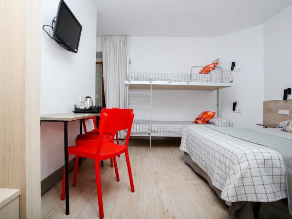 Hostal Castilla II Puerta del Sol : photo 2 de la chambre chambre familiale