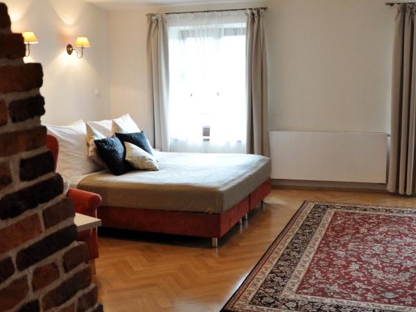 Hotel Santi : photo 4 de la chambre chambre double ou lits jumeaux