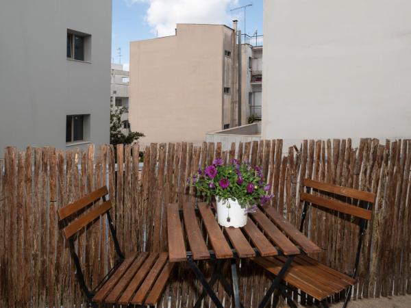 Kalamata Art Rooms : photo 1 de la chambre chambre double ou lits jumeaux deluxe avec balcon
