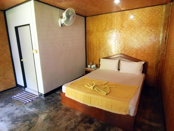 Lanta Coral Beach Resort : photo 2 de la chambre bungalow bambou 