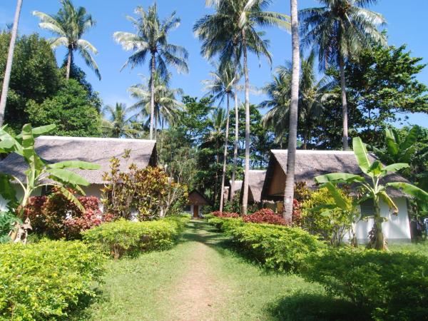 Lanta Coral Beach Resort : photo 1 de la chambre bungalow double avec ventilateur