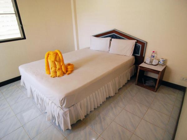 Lanta Coral Beach Resort : photo 5 de la chambre bungalow double avec ventilateur