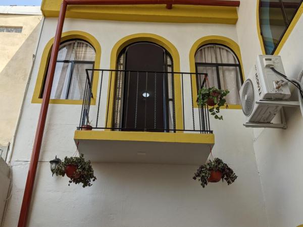 My Family In Monterrey - Hostel : photo 7 de la chambre chambre quadruple avec balcon