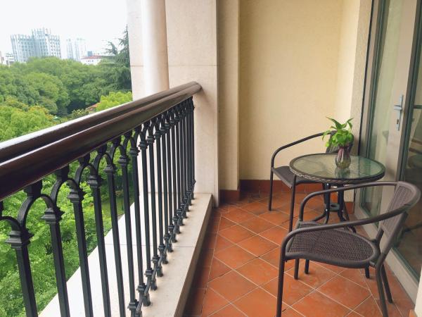 Shanghai Fenyang Garden Boutique Hotel : photo 5 de la chambre chambre double avec balcon