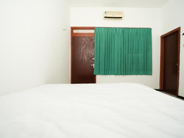 Merapi Inn Surabaya by ecommerceloka : photo 7 de la chambre chambre double standard