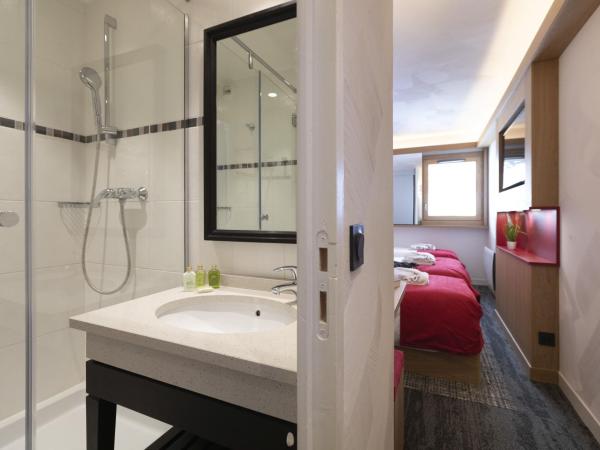 Hôtel Club mmv Plagne 2000 : photo 5 de la chambre chambre triple