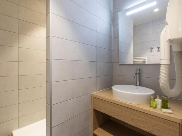 Hôtel Club mmv Plagne 2000 : photo 5 de la chambre chambre double